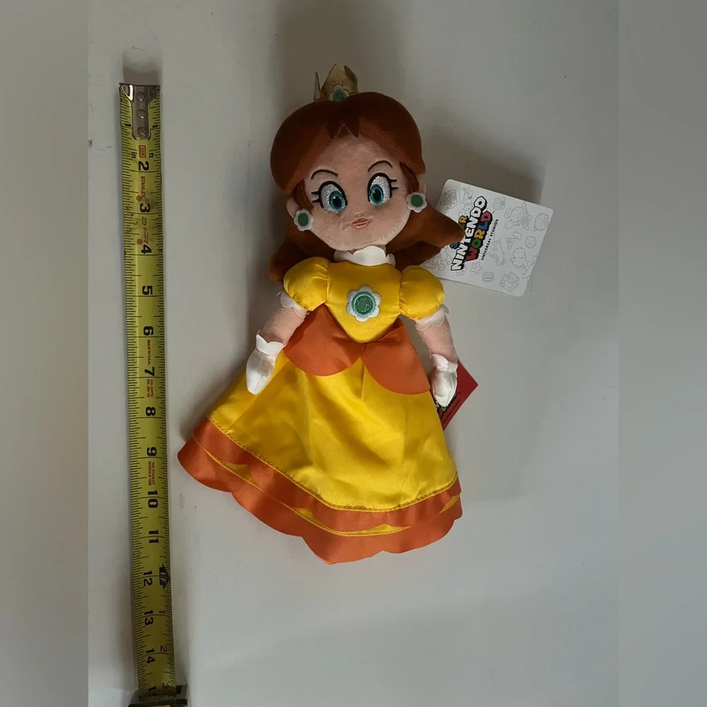 NWT Universal Studios Hollywood Super Nintendo World Princess Daisy Plush Doll